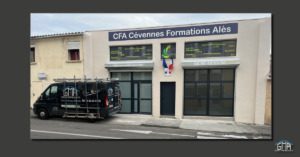 Porte d'entrée et châssis fixes en alu par GMA Fenêtres à Alès