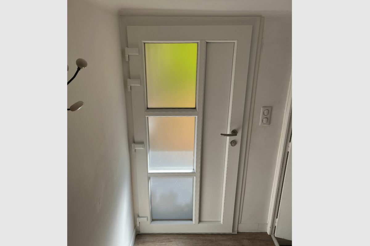 Porte d'entrée en PVC blanc