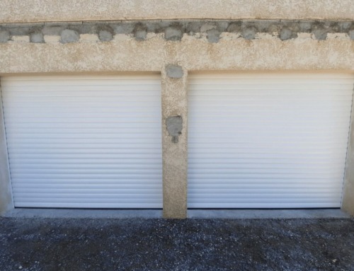 Portes de garage enroulables blanches
